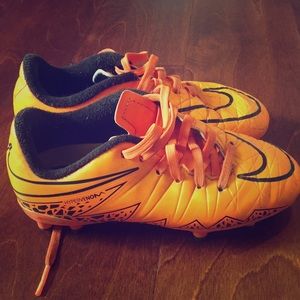 Soccer cleats